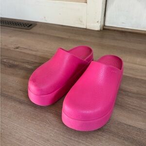 Crocs Hot Pink Dylan Platform Clogs size 8